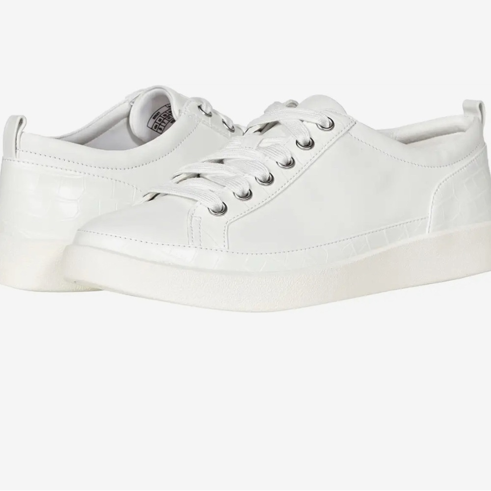 Vionic Women's White Winny size 8